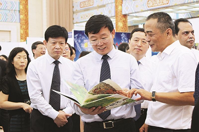 山东出版集团有限公司内容图片展示